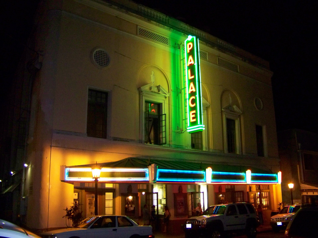 Palace Theater Images of Old Hawaiʻi