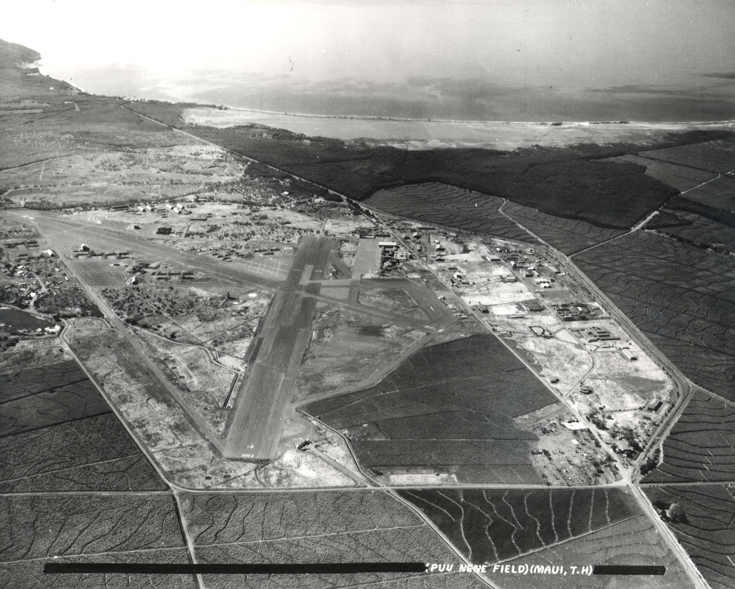 Maui Airport Images of Old Hawaiʻi
