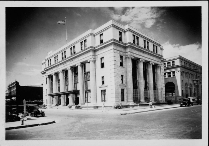 ‘Kakela me Kuke’ Images of Old Hawaiʻi